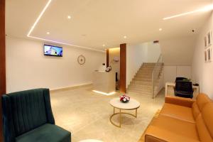 park residency koothattukulam