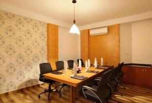 park residency koothattukulam