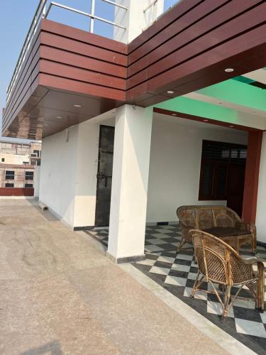 Srh Hotel,,2 star
