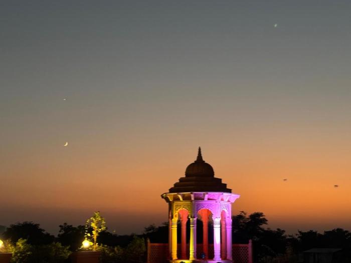 gautam hotels and resort