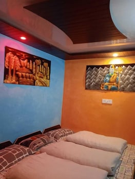 shri narayan tourist lodge