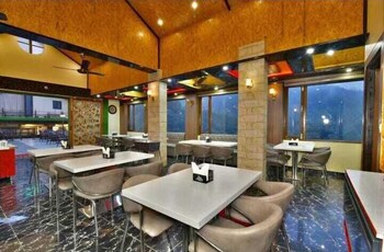 shri narayan tourist lodge