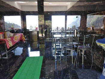 shri narayan tourist lodge