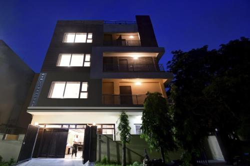 Super Townhouse All In One,,4 star