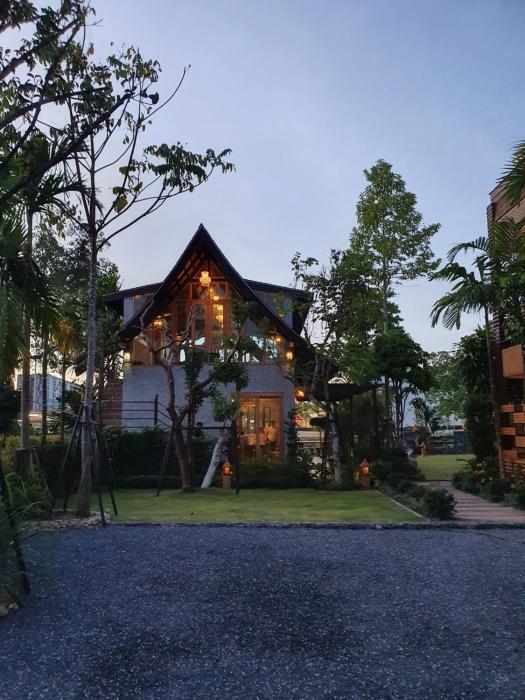 merry spa and resort