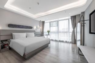 Atour X Hotel Yangzhou East Station Lining Sports Park,,4 star