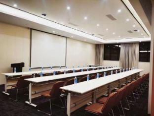 atour x hotel yangzhou east station lining sports park