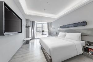 atour x hotel yangzhou east station lining sports park