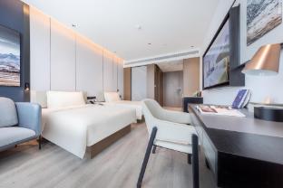 atour hotel jinan tangyan century avenue