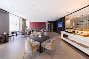 atour hotel jinan tangyan century avenue
