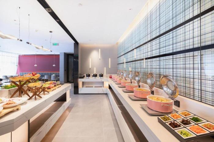 atour hotel jinan tangyan century avenue