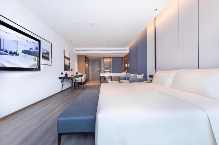 atour hotel jinan tangyan century avenue