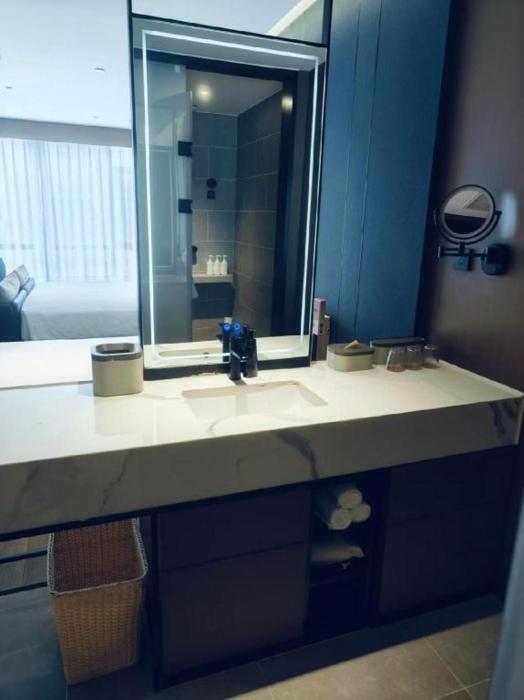atour hotel jinan tangyan century avenue