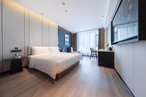 Atour Hotel Chengdu Sichuan Normal University Metro Station,,4 star