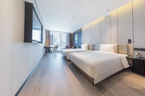 Atour Hotel Chengdu Sichuan Normal University Metro Station,,4 star