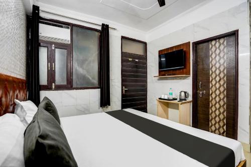 Hotel O The Maruti Hotel,,3 star