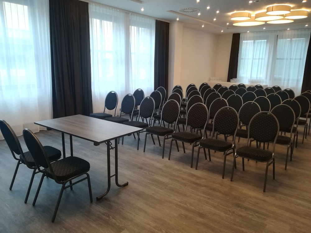 airporthotel berlin adlershof