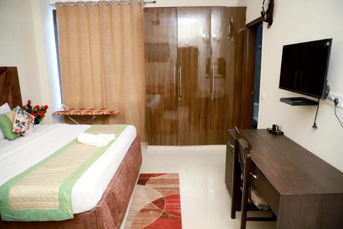 fortune home service apartment 3bhk e 28 saket 2b