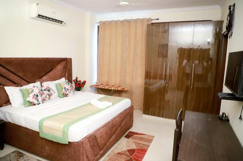 fortune home service apartment 3bhk e 28 saket 2b