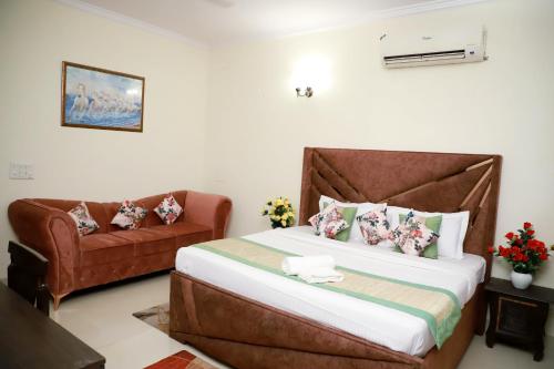 fortune home service apartment 3bhk e 28 saket 2b