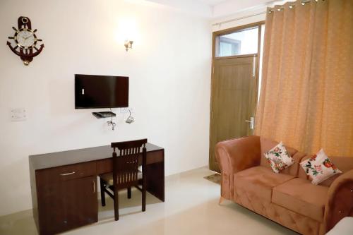 fortune home service apartment 3bhk e 28 saket 2b