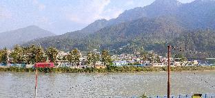 hotel lake view paradise