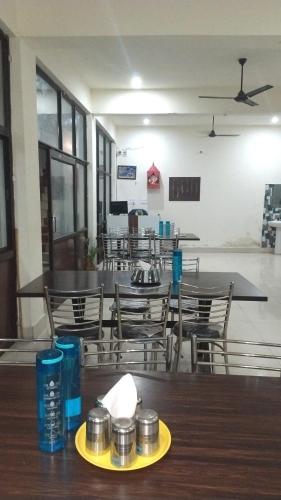 hotel lake view paradise