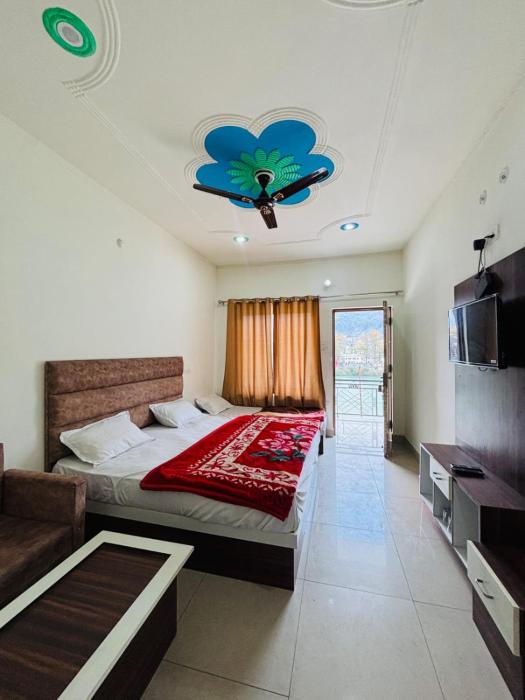 hotel lake view paradise