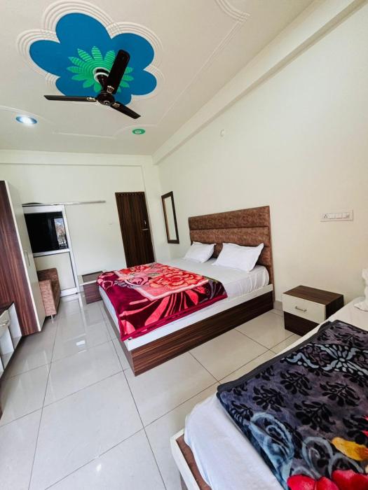 hotel lake view paradise