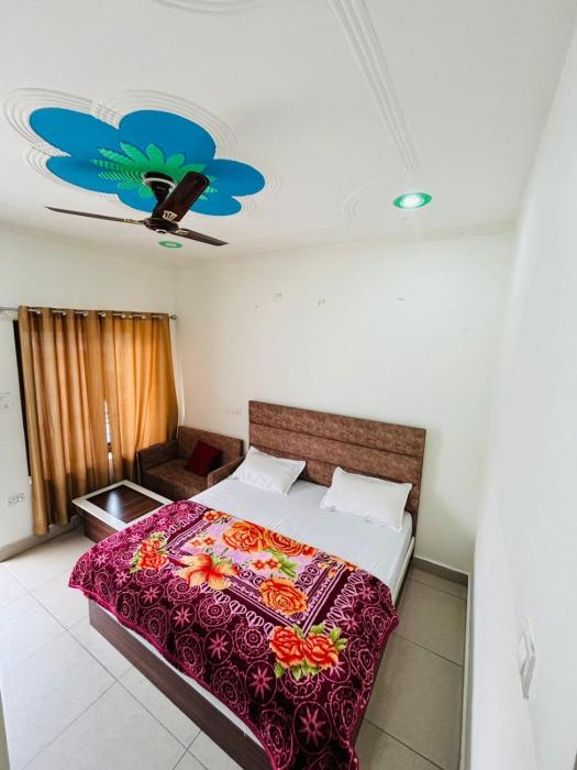 hotel lake view paradise