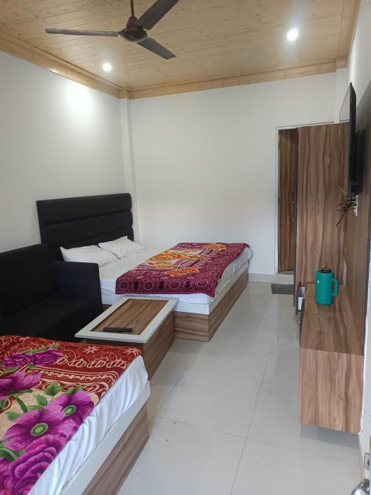 hotel lake view paradise