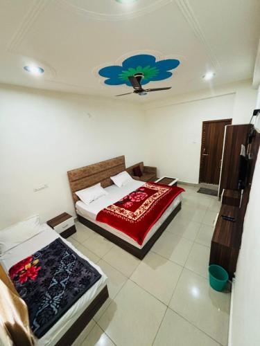 hotel lake view paradise