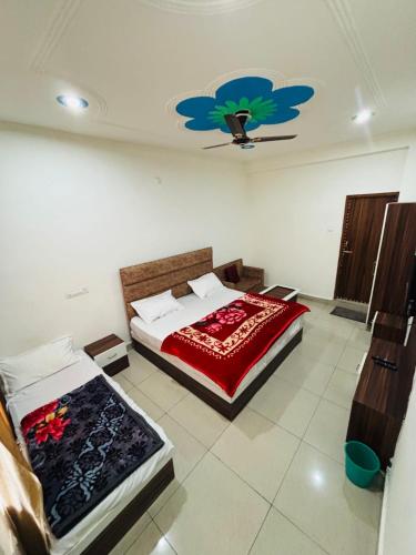 hotel lake view paradise