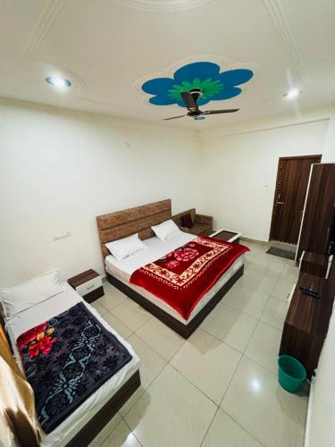 hotel lake view paradise