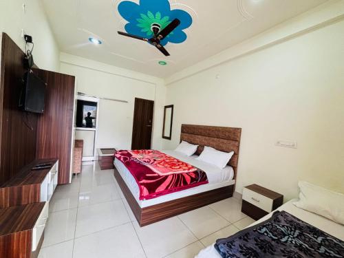 hotel lake view paradise