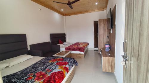 hotel lake view paradise