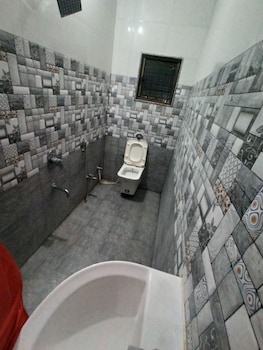 hotel adiraj palace and lodging