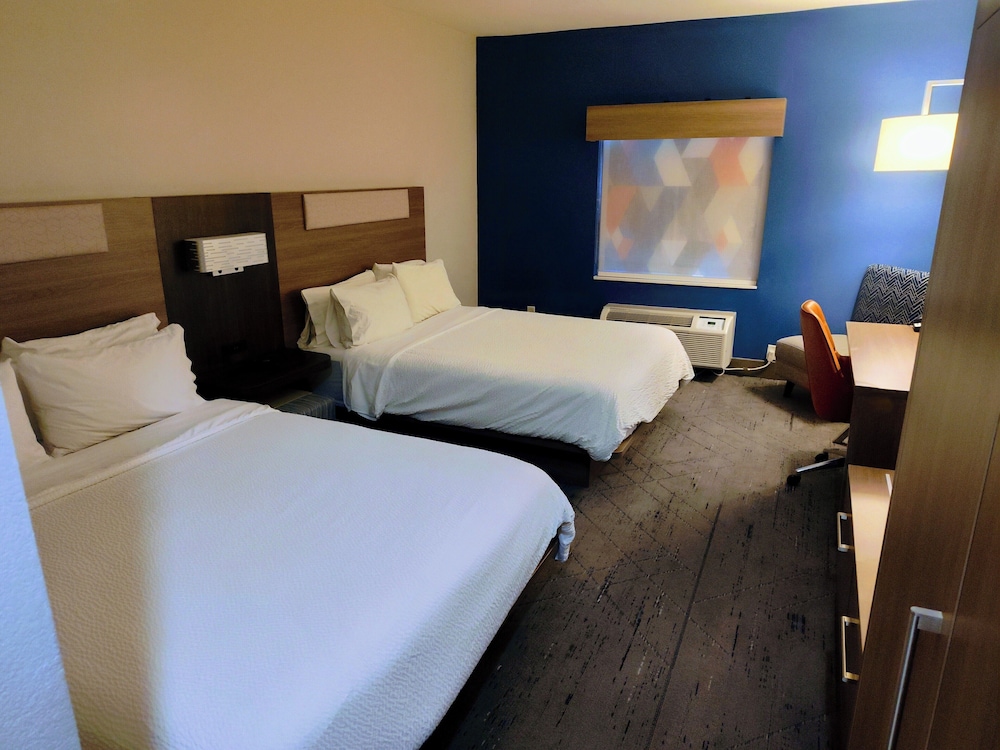 holiday inn express kenedy by ihg
