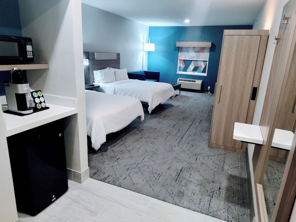 holiday inn express kenedy by ihg