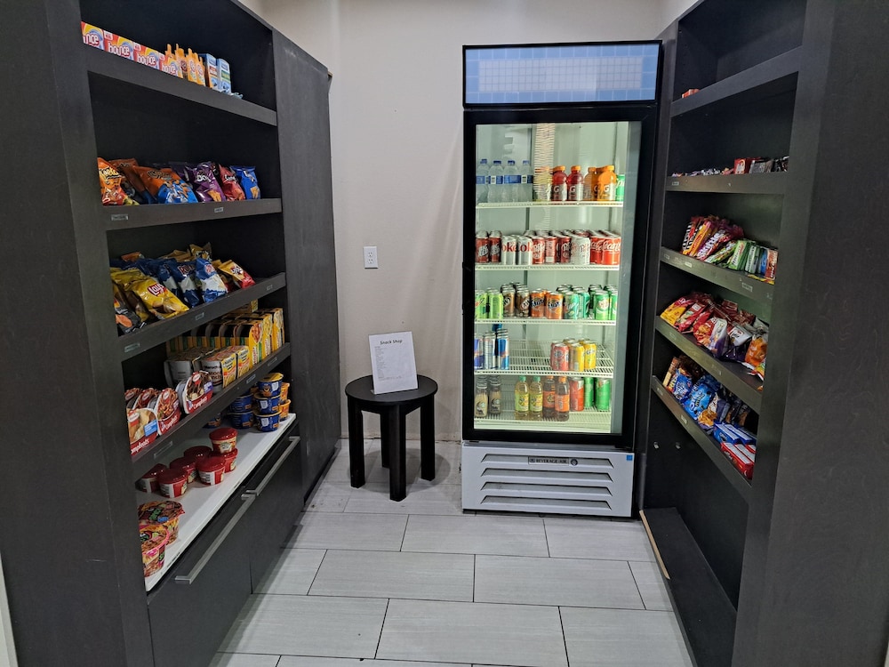 holiday inn express kenedy by ihg