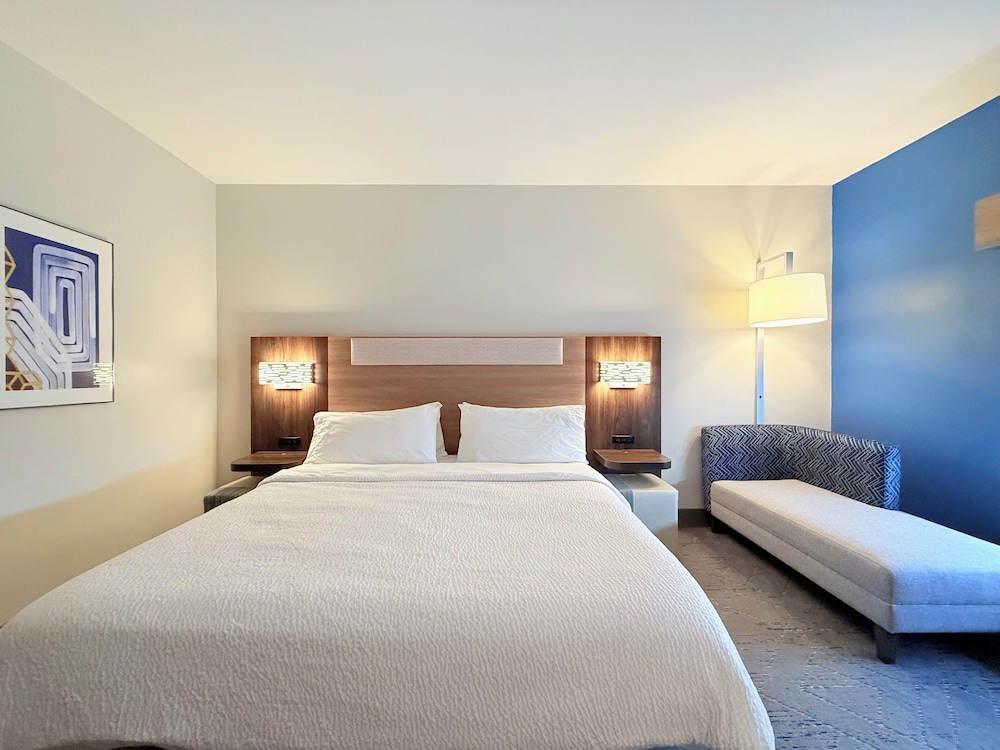 holiday inn express kenedy by ihg