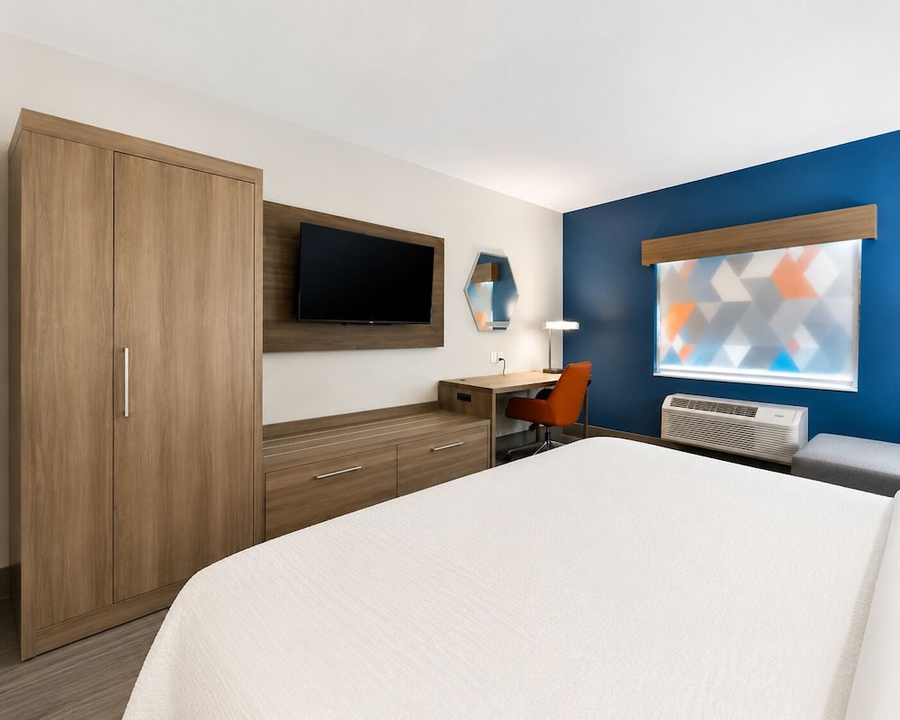 holiday inn express kenedy by ihg