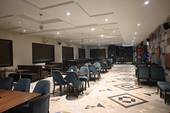 the ritus resort shikohabad