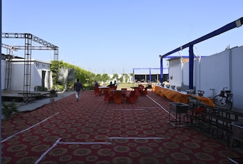the ritus resort shikohabad