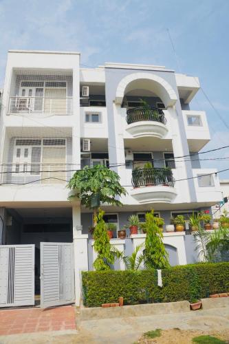 2 bhk fully furnished private apartment