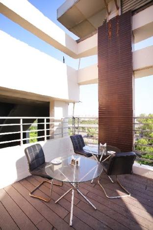 Bellmont Hotel @ Botanical Garden Metro Station,,4 star