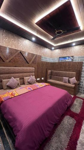 Hotel Dev Bhumi,,2 star