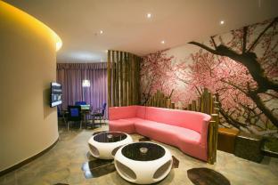 borrman hotel heyuan party school wanlong city fountain