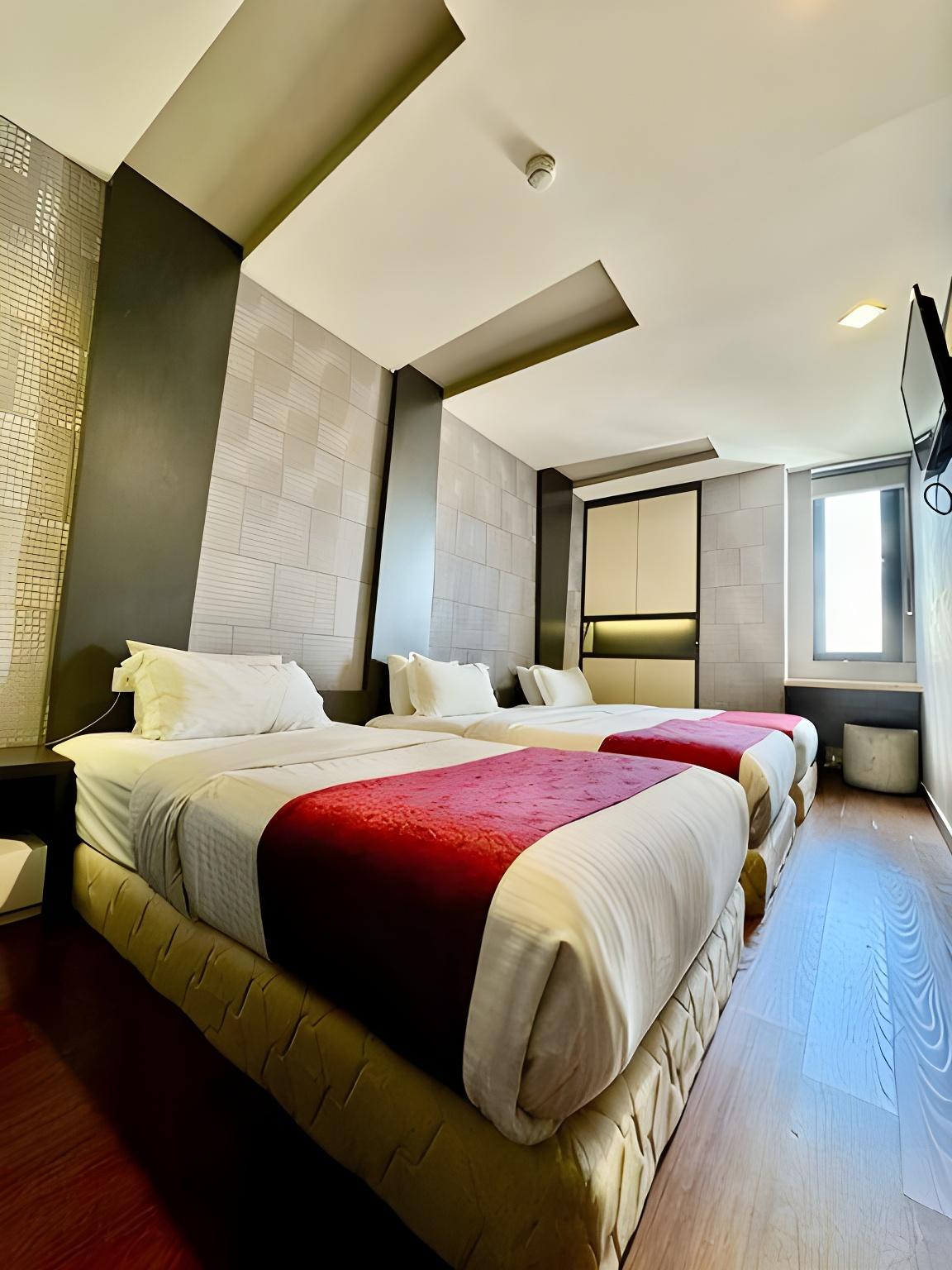 chariton hotel nusa bestari