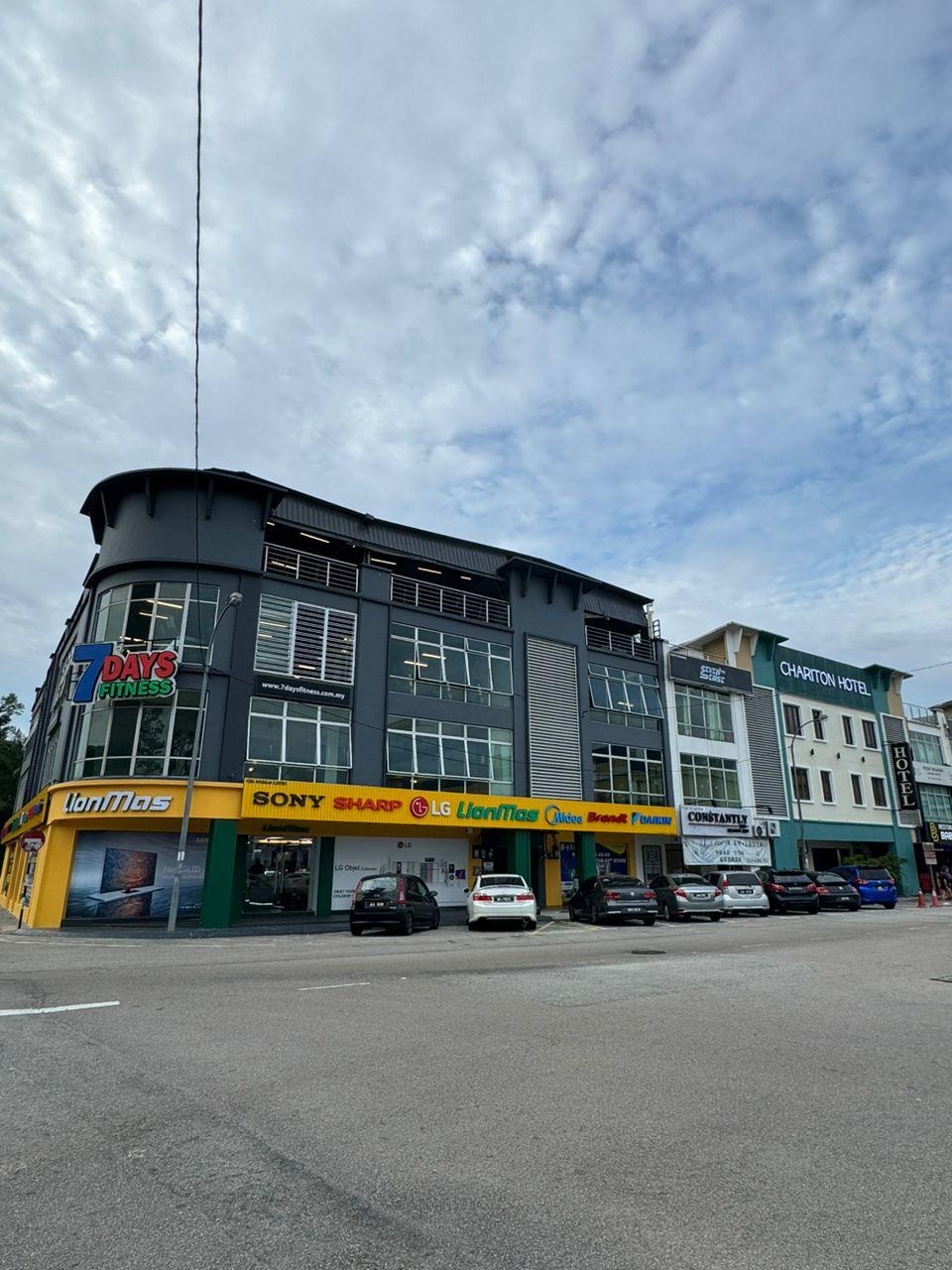 chariton hotel nusa bestari